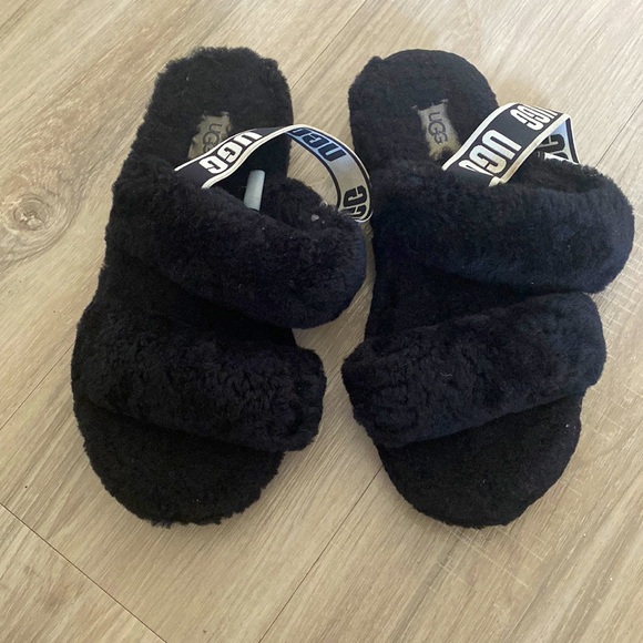 UGG FLUFF YEAH SLIDES - Picture 1 of 3